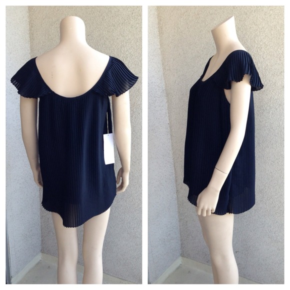 Chelsea Flower Pleated Swing Shirt - Picture 2 of 4