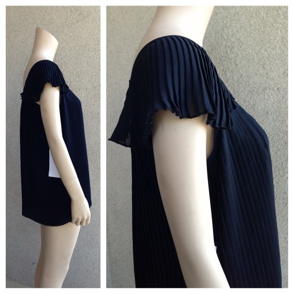 Chelsea Flower Pleated Swing Shirt - Picture 4 of 4