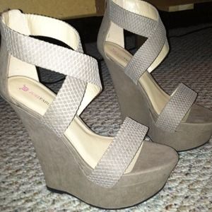Nude strap high heels/wedges