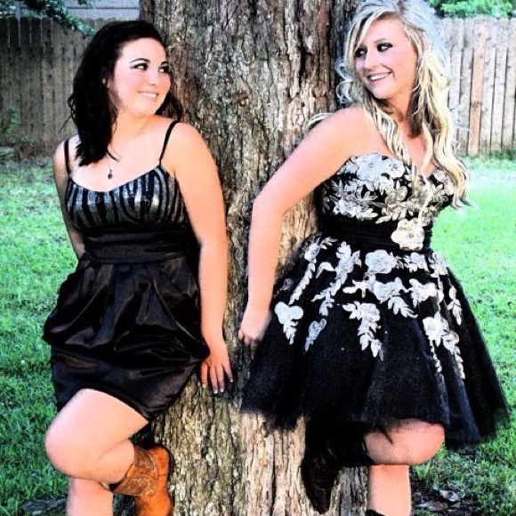 ‼️REDUCED‼️BEAUTIFUL prom dress. only worn once! - Picture 3 of 3