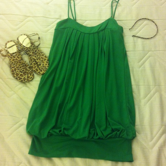 🍀Sold🍀Super Cute Green Cotton  Dress🍀FE21🍀
