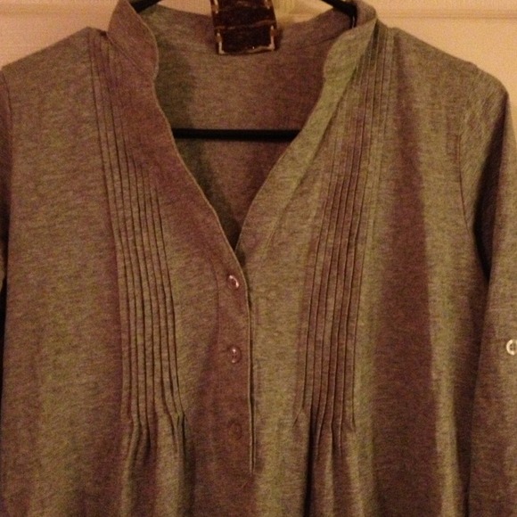 ✨SOLD✨Gray Long Shirt! - Picture 3 of 3