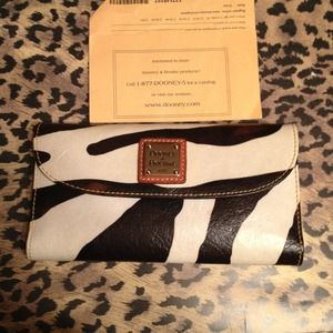 New zebra dooney & bourke wallet