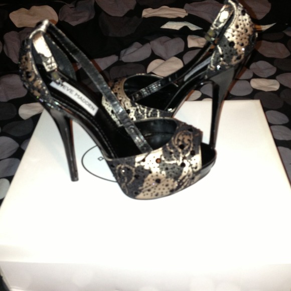 Steve Madden pumps