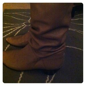 Vintage taupe leather boots!