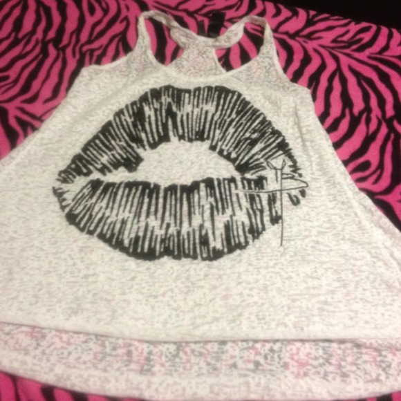 White shirt📌📌SOLD📌📌📌