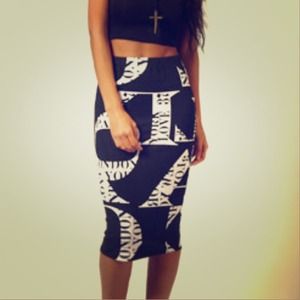 📛SOLD📛 Love print skirt