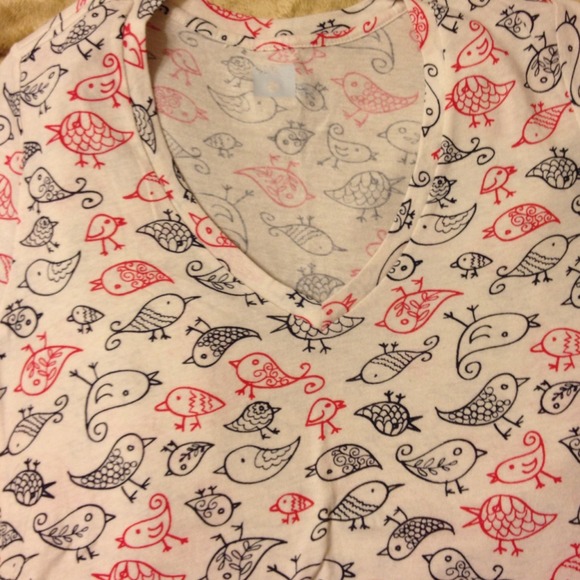 Urban Outifitters Vneck - Picture 2 of 2
