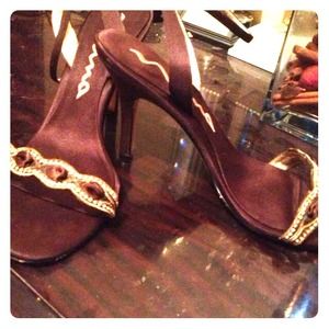 Size 10 Nina chocolate brown silk heels