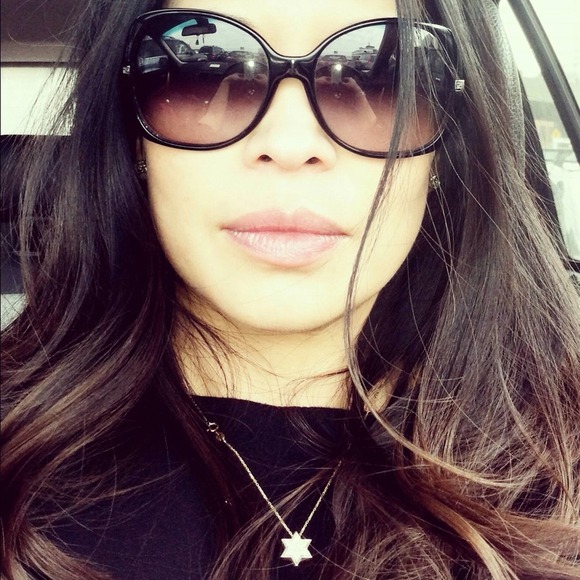 *RESERVED*Authentic FENDI 5039 oversize sunglasses