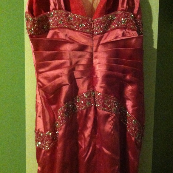 Pink gown! - Picture 4 of 4