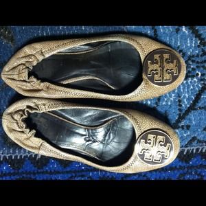 ❌RESERVED: ✔Tory Burch flats❌