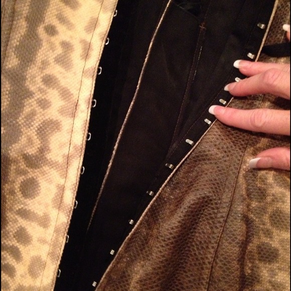 SOLD !!EXTRA PICS FOR MY DOLCE & GABBANA DRESS! - Picture 4 of 4