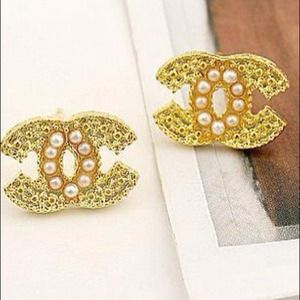Gold studs