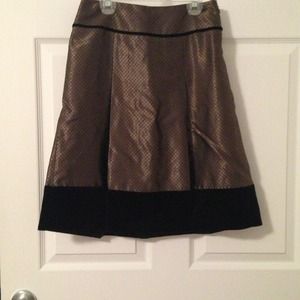 Reduced!! Ann Taylor gold and black pleated skirt