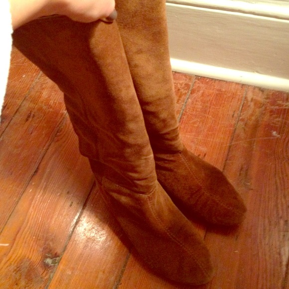 BCBG tobacco suede boots