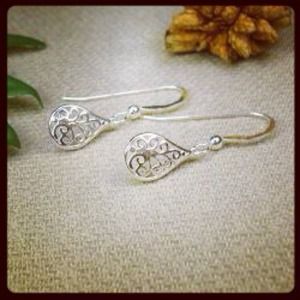 Dainty & Tiny Teardrop sterling silver earrings