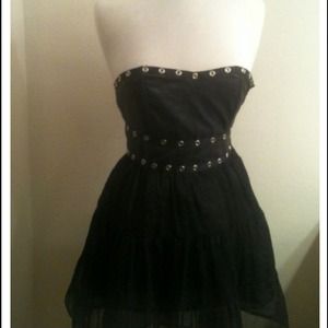 🎈SOLD🎈NWOT vampy little number