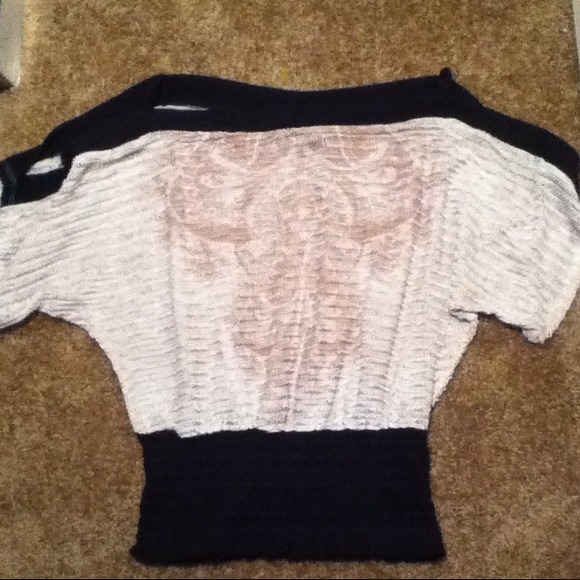 💥BUNDLED💥Shirt - Picture 2 of 4