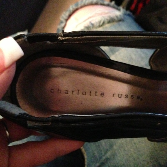 High heals - Picture 2 of 2