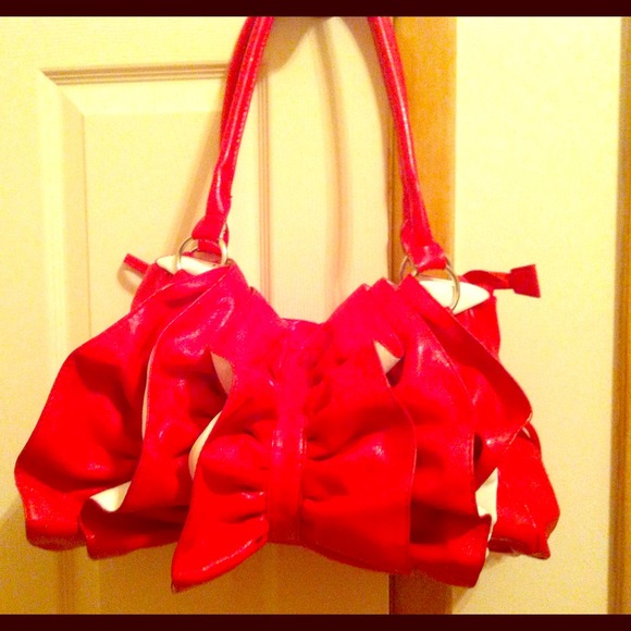 Accessories - VDay Gift!! ❤❤Bright Red Ruffled Med. Handbag❤❤