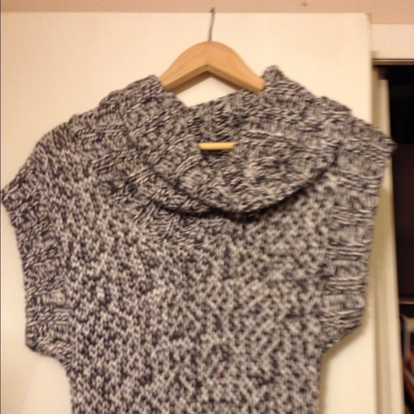 Nice bundle $$ 3 nice designer bundle - Picture 2 of 4