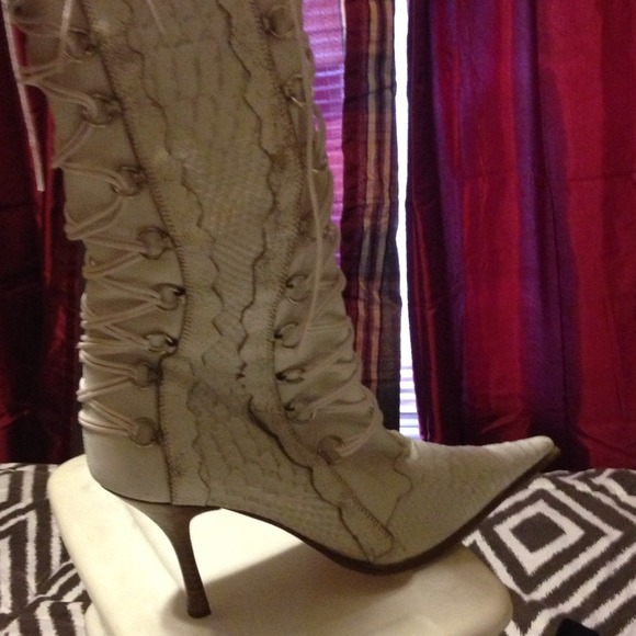 Nice bundle $$ 3 nice designer bundle - Picture 3 of 4