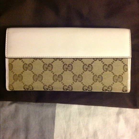 ❌SOLD❌Gucci - Heart Continental Wallet - Picture 2 of 4