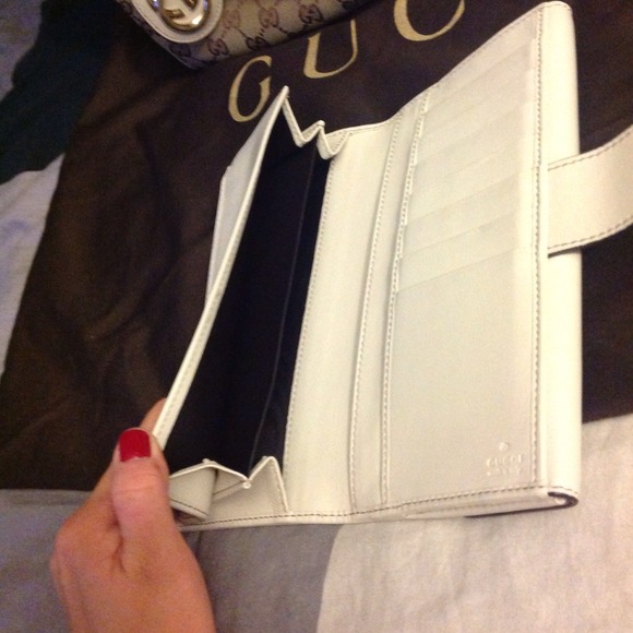 ❌SOLD❌Gucci - Heart Continental Wallet - Picture 3 of 4