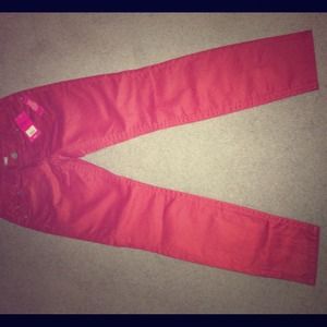 Faux leather pants in red