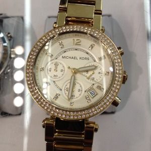 NEED Micheal kors watch. Please tag me