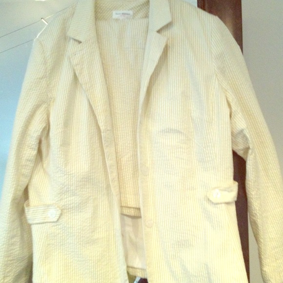 Yellow/white STRETCHY BLAZER & nicker outfit
