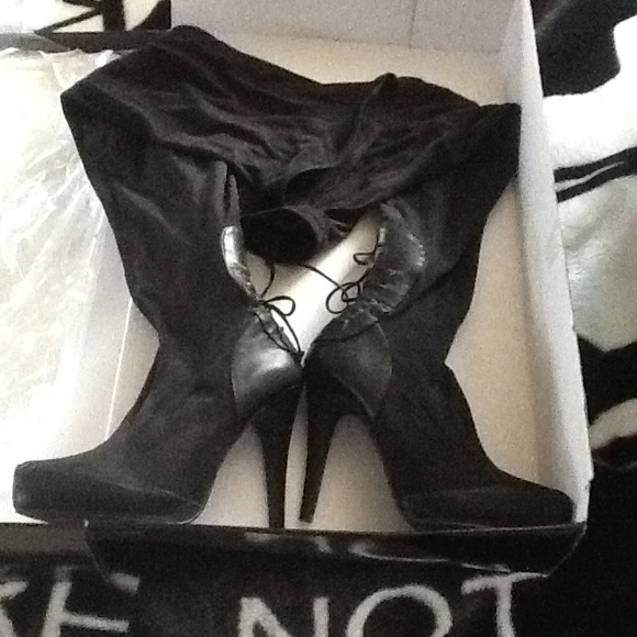 (Need to sell ASAP)Colin Stuart thigh high boots.