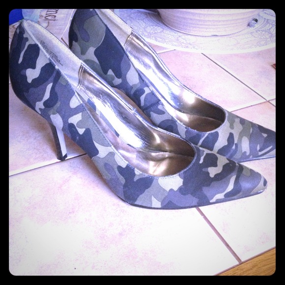 📌📌📌📌Hold📌📌📌📌