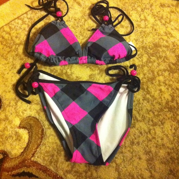 ⛔Reserve 4 rissa0314⛔Xhilaration Pair of swimsuit