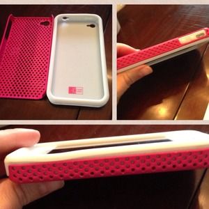Pink and white iPhone 4/4s case