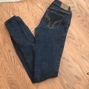 🎀SOLD IN BUNDLE🎀 Dark Hollister jeans