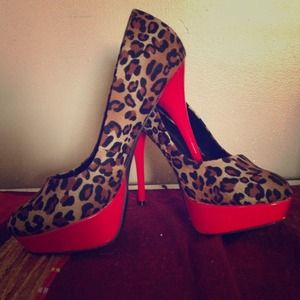 Leopard and Red De Blossom Collection Pumps 7 1/2