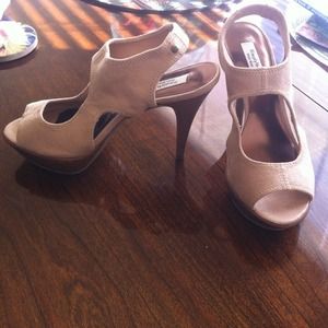🎌Traded!🎌 Vera Wang heels