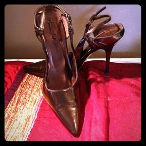 Barely worn chocolate Bonnibel's size 5.5