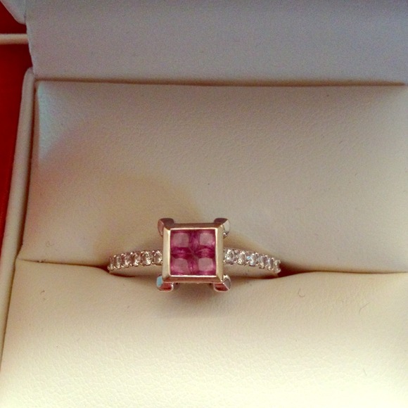14k white gold, pink sapphire diamond ring