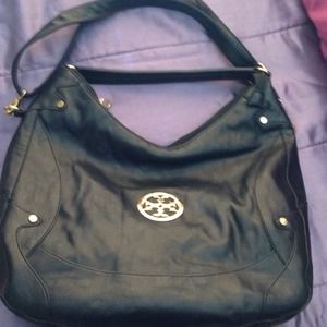 **NOT SELLING** Looking to buy this Tory Burch. **NOT SELLING** Looking to buy this Tory Burch.