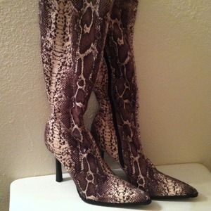 Knee-high Snake Skin Stiletto Boots