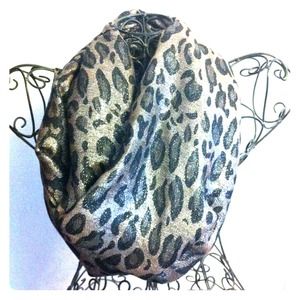 Shimmery black & beige cheetah infinity scarf!