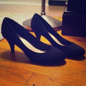 OLSENBOYE Black Suede Heels
