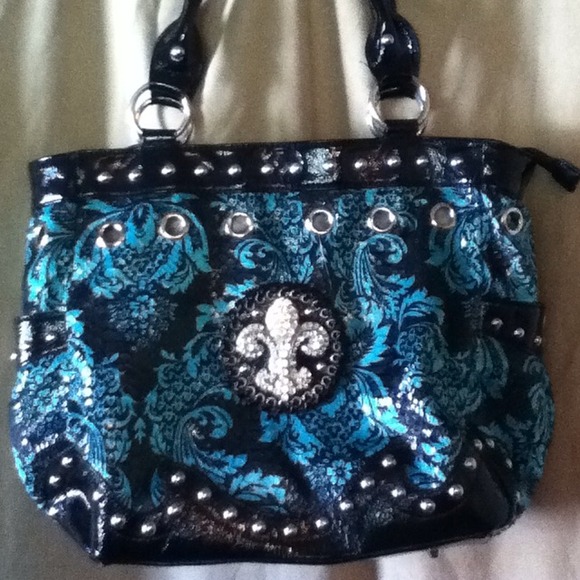 Lg Black & turquoise purse.