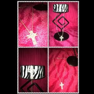 Beautiful Crystal Cross Fashion Necklace✨💎