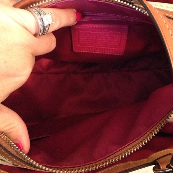 Authentic coach purse - Picture 2 of 4