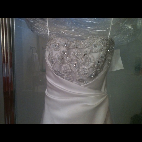 Maggie Sorterro wedding gown