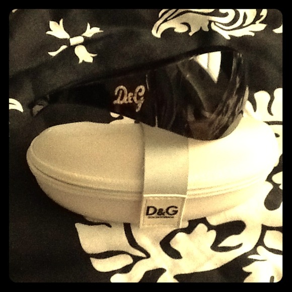 D&G brown & gold sunglasses